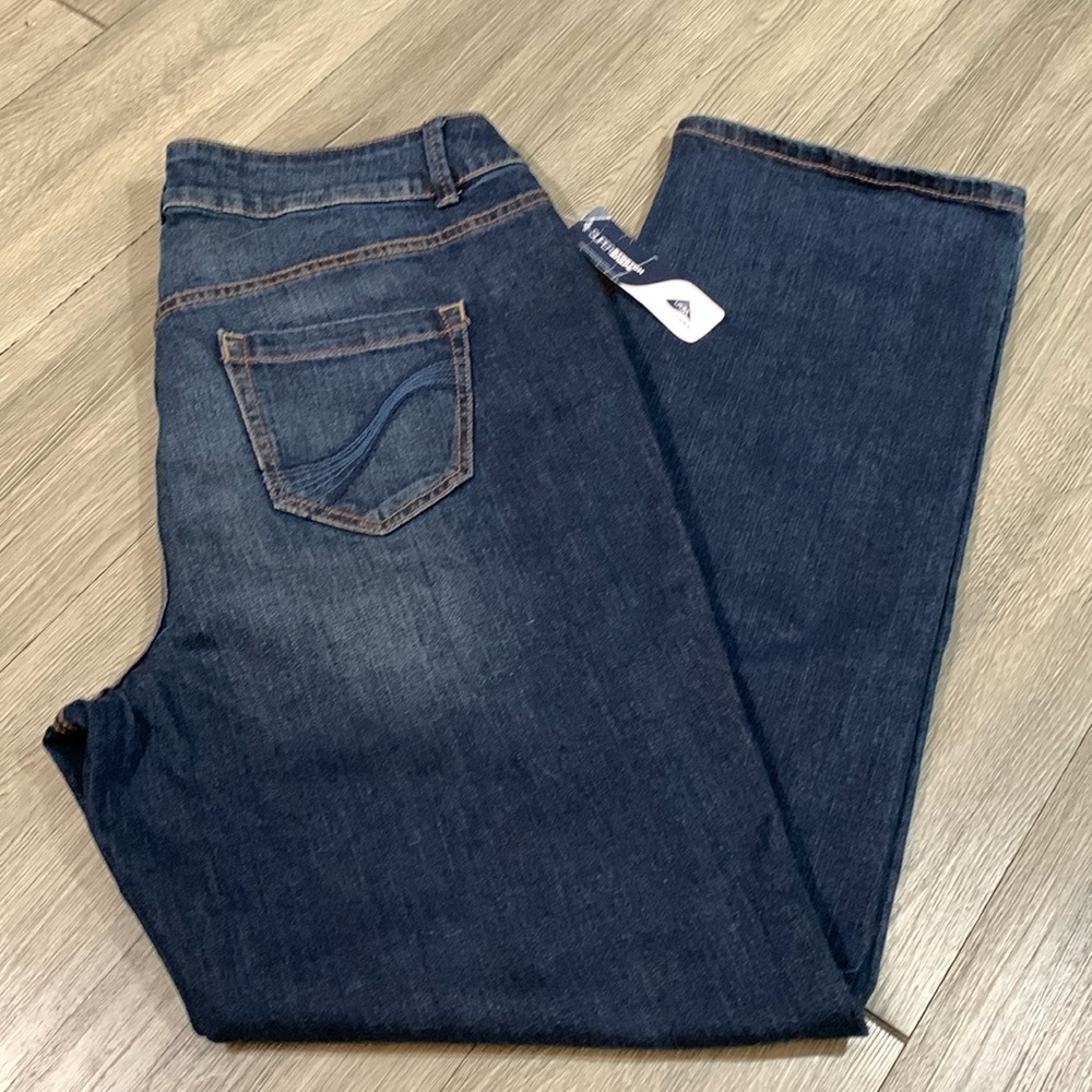 Lane Bryant Genius Fit Super Stretch NWT Straight Leg Distressed Jeans size 16
